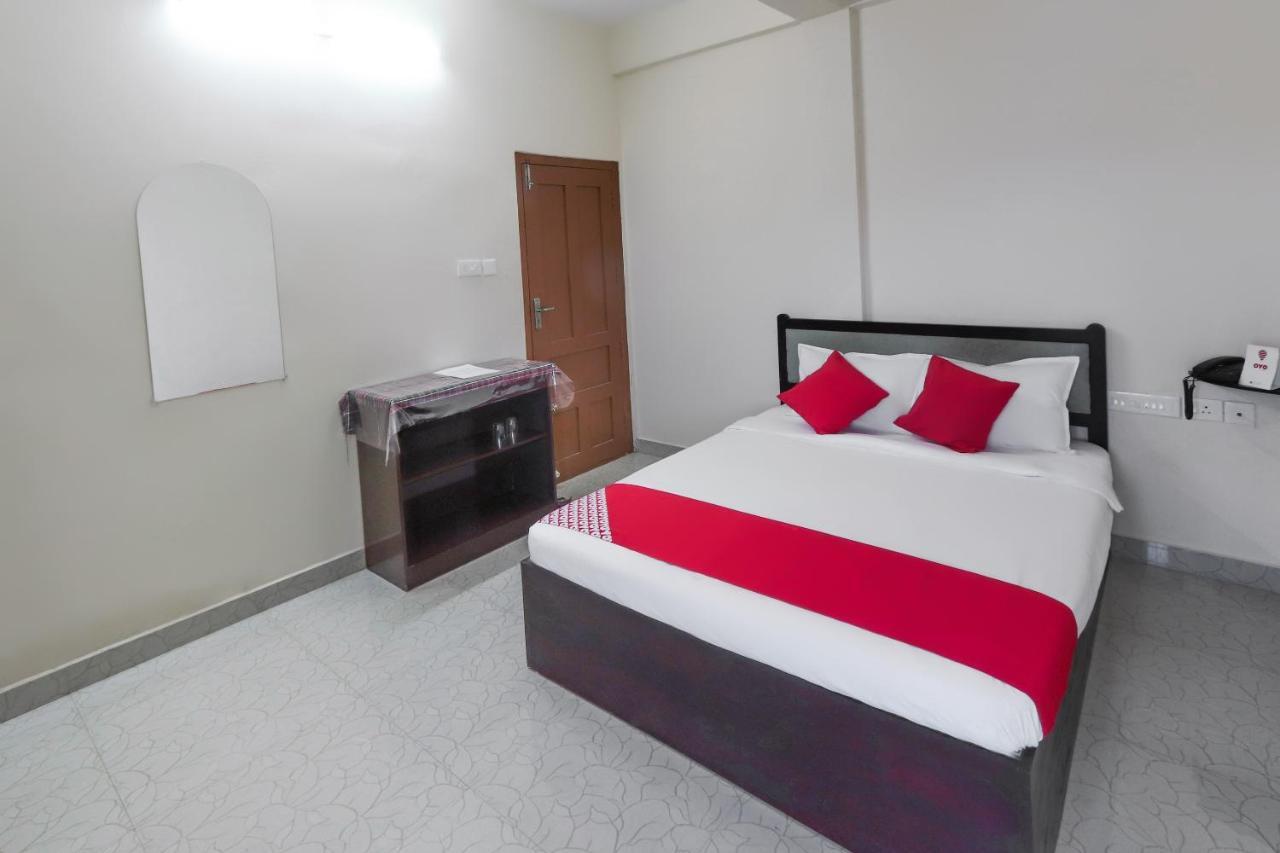 Oyo 49244 Green Castle Residency Hotel Nedumkandam ภายนอก รูปภาพ