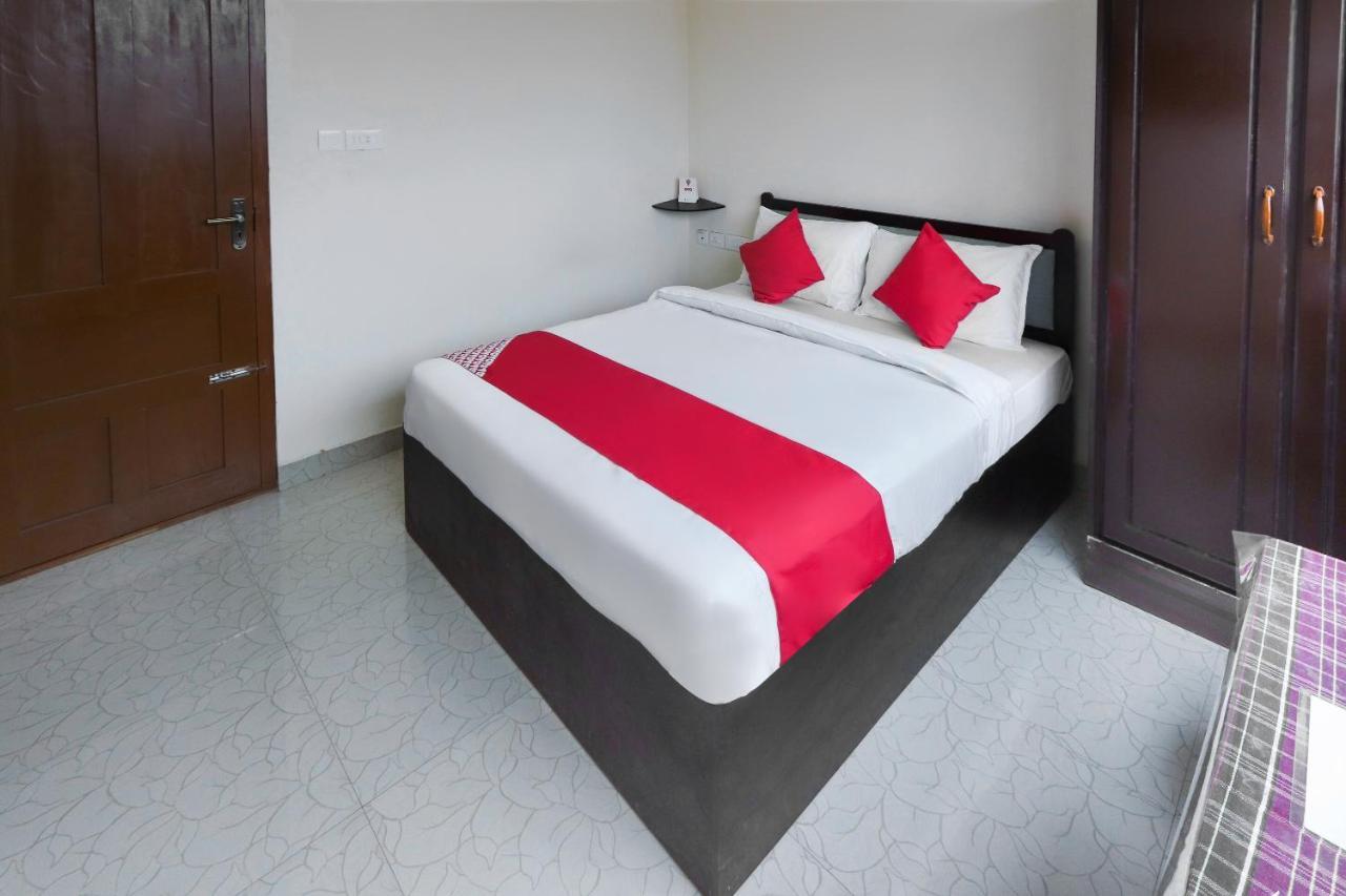 Oyo 49244 Green Castle Residency Hotel Nedumkandam ภายนอก รูปภาพ