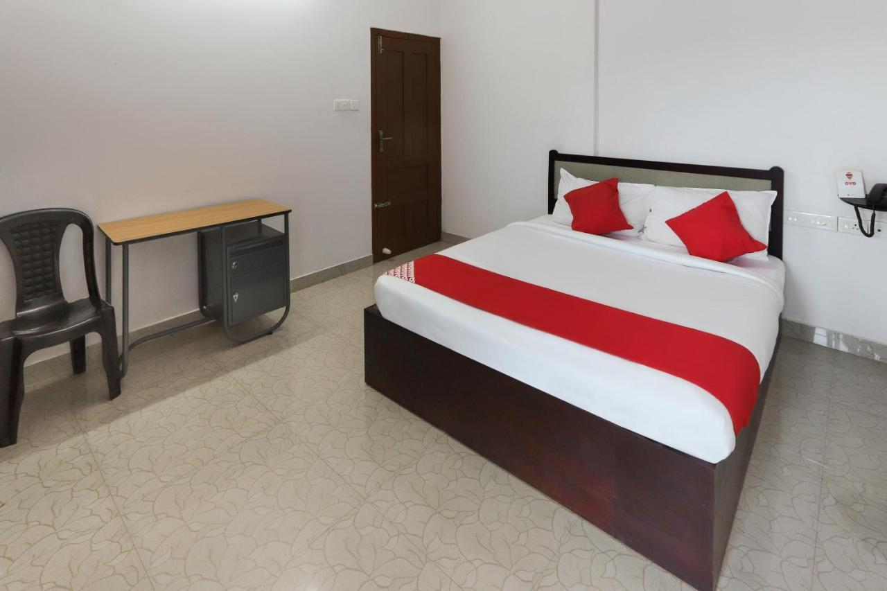 Oyo 49244 Green Castle Residency Hotel Nedumkandam ภายนอก รูปภาพ