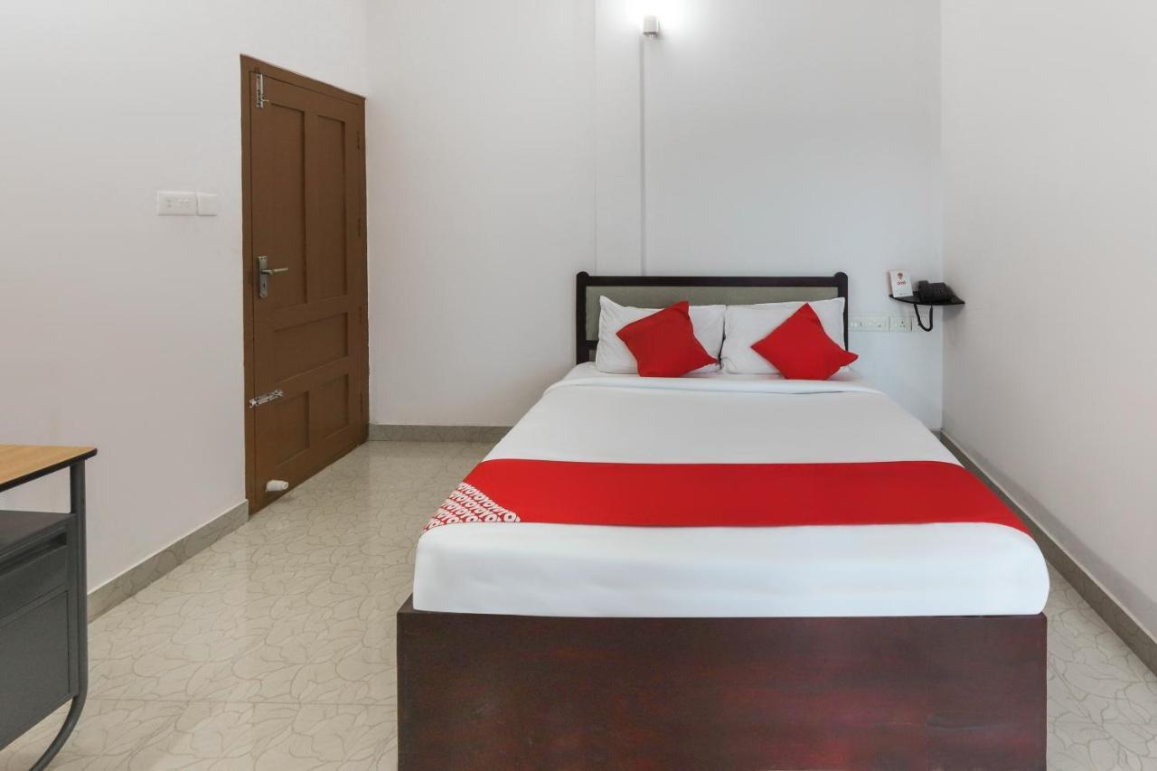 Oyo 49244 Green Castle Residency Hotel Nedumkandam ภายนอก รูปภาพ